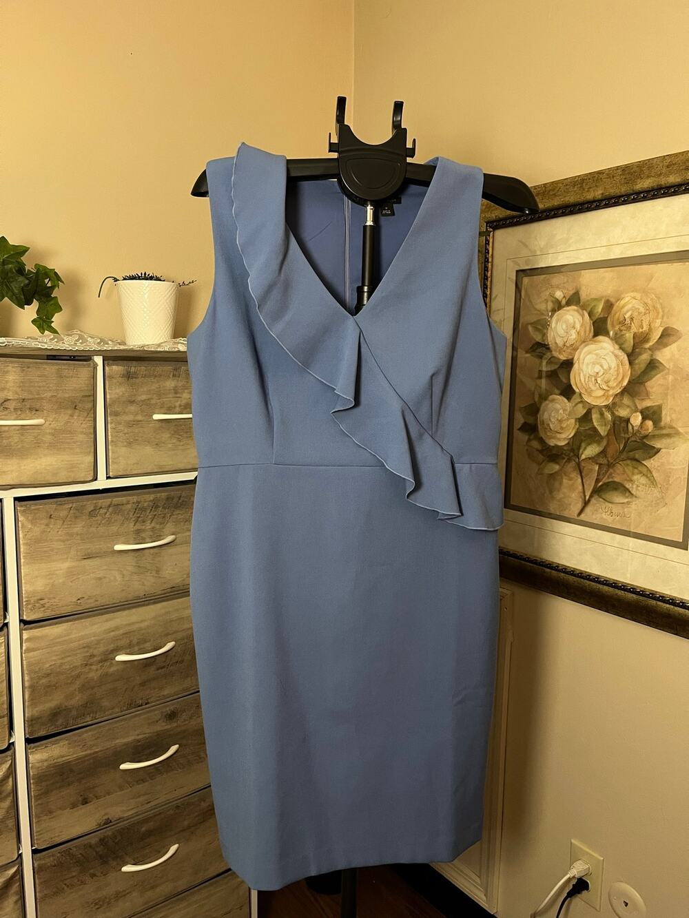 Ann Taylor Women’s Size 12 Blue Ruffle V Neck Sheath Career Dress